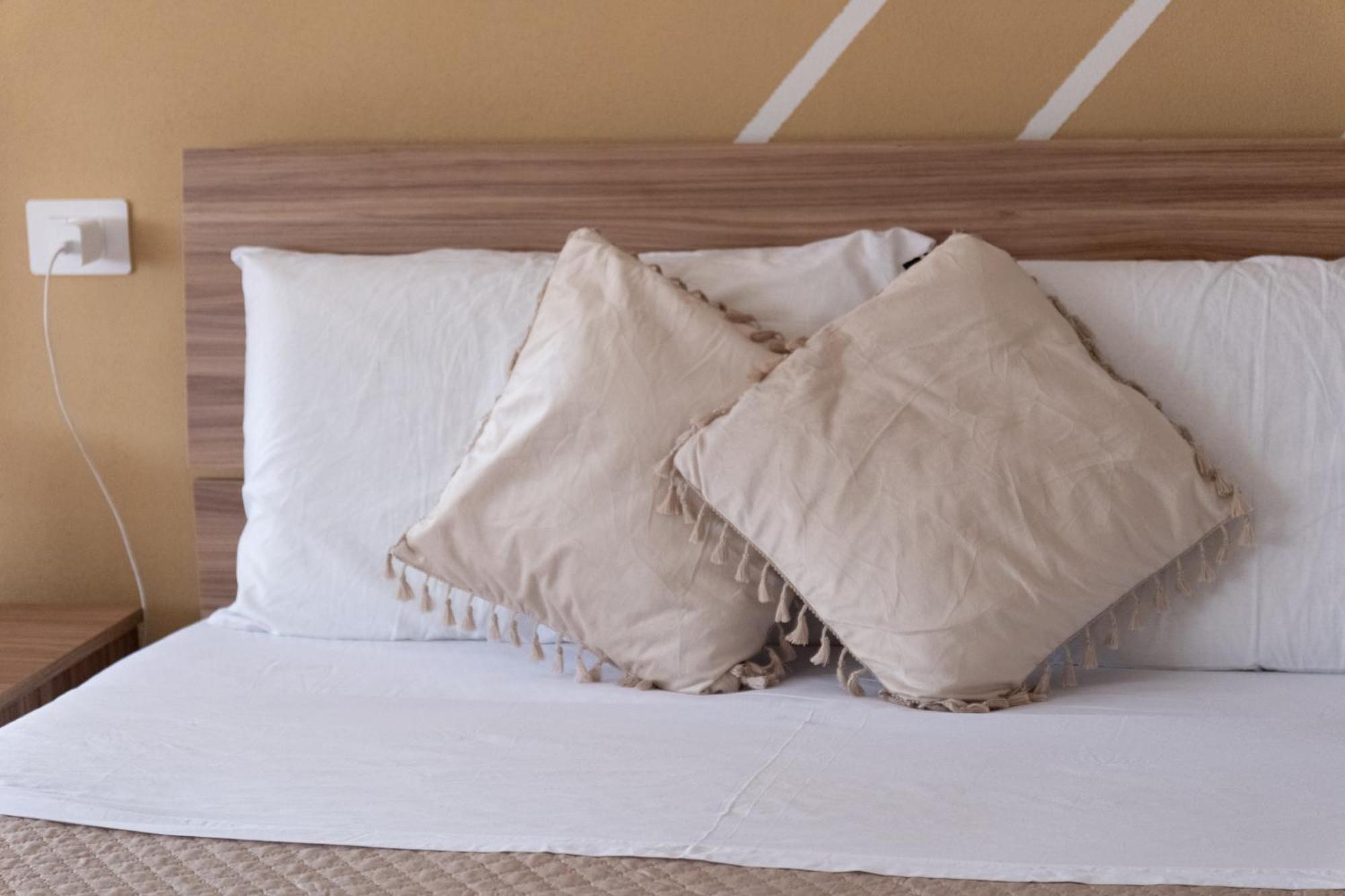 Casa Vacanze Aria Leggiuno ภายนอก รูปภาพ