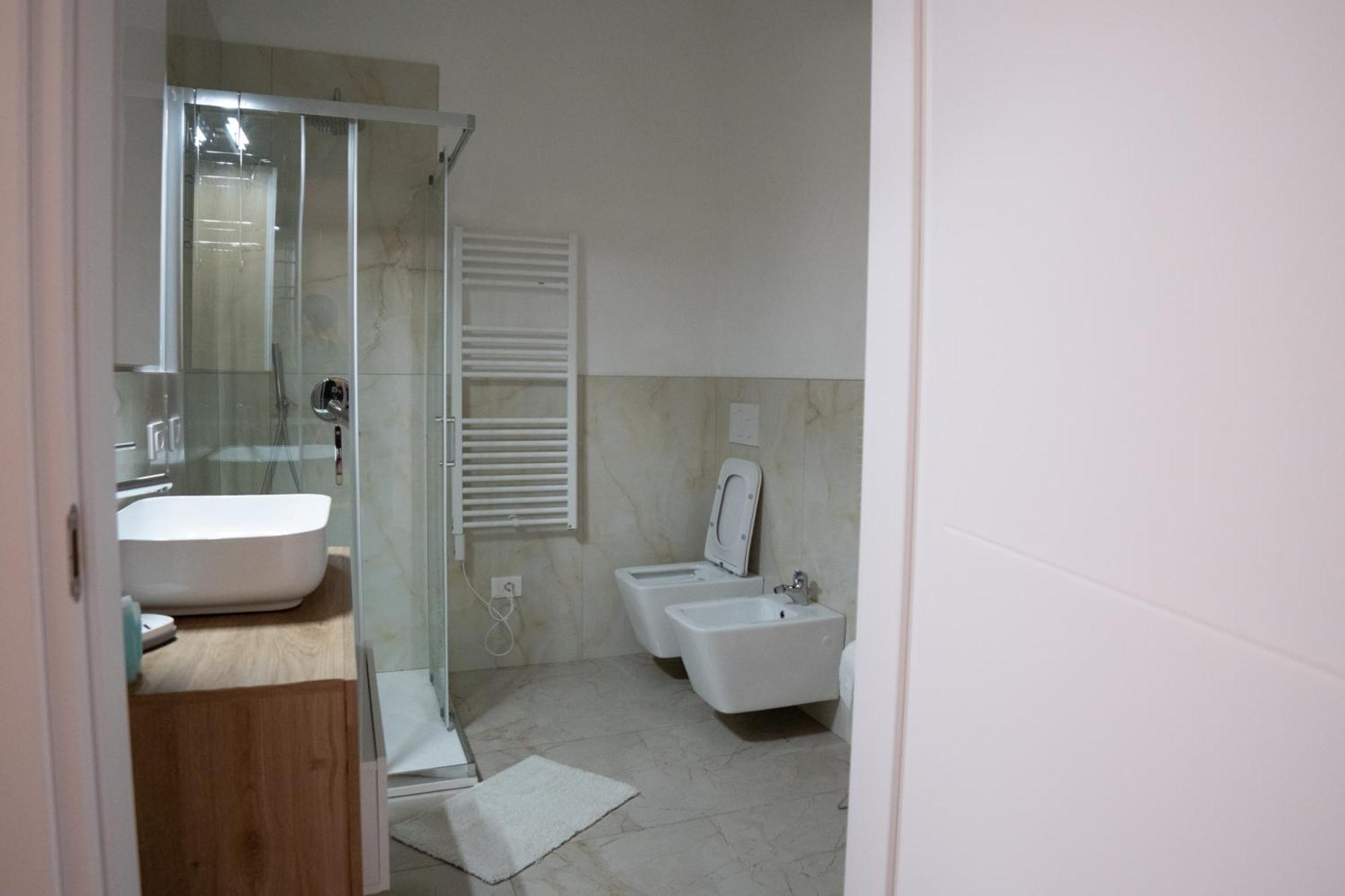 Casa Vacanze Aria Leggiuno ภายนอก รูปภาพ