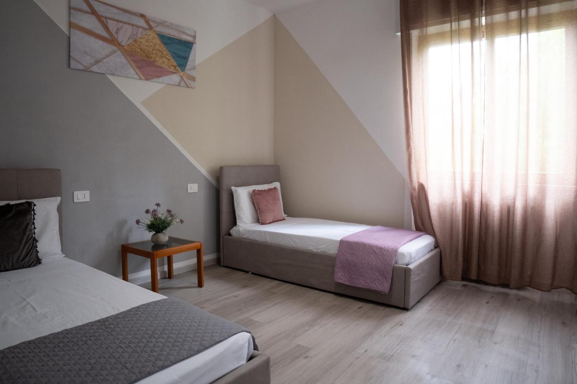 Casa Vacanze Aria Leggiuno ภายนอก รูปภาพ