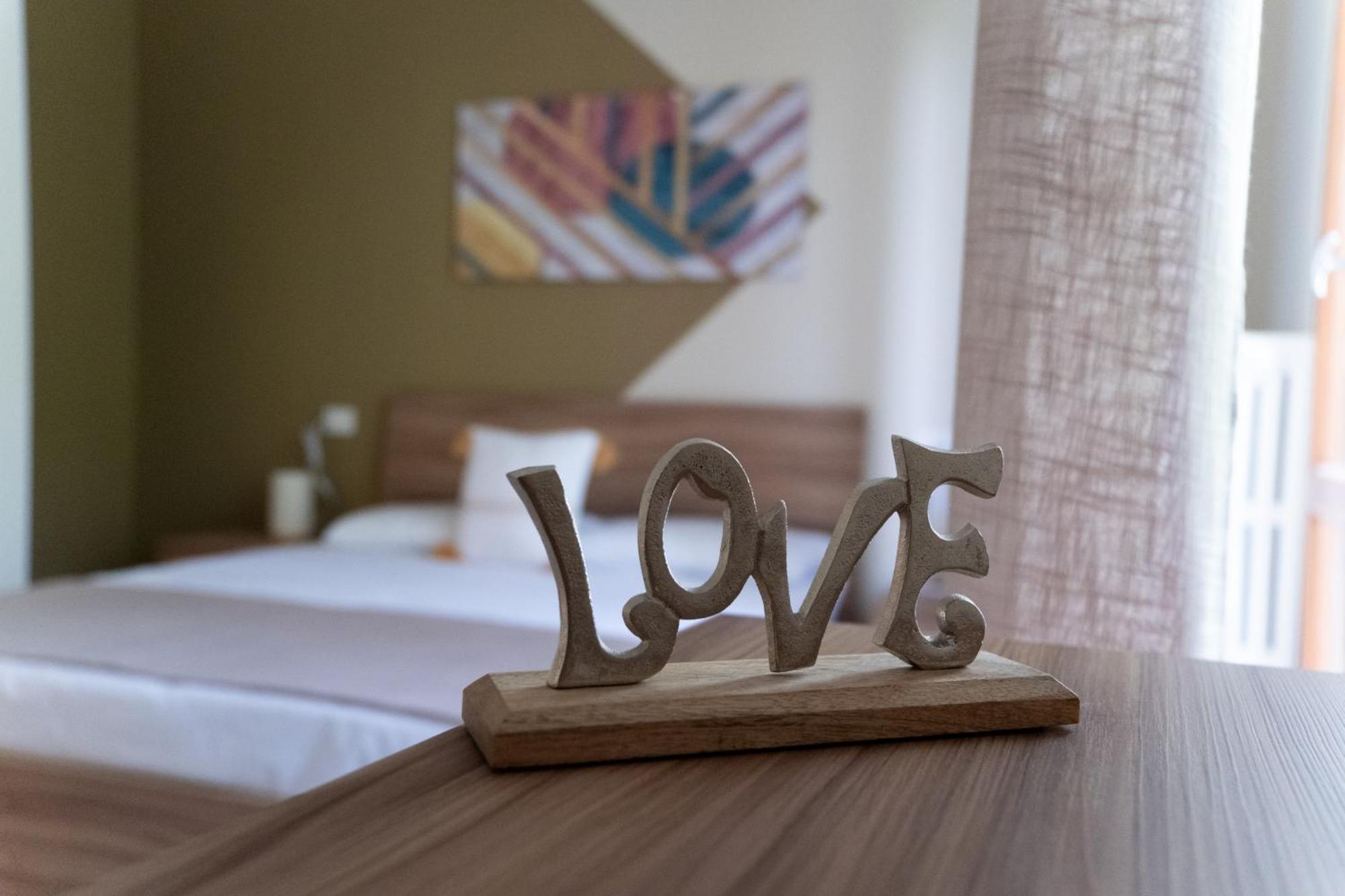 Casa Vacanze Aria Leggiuno ภายนอก รูปภาพ