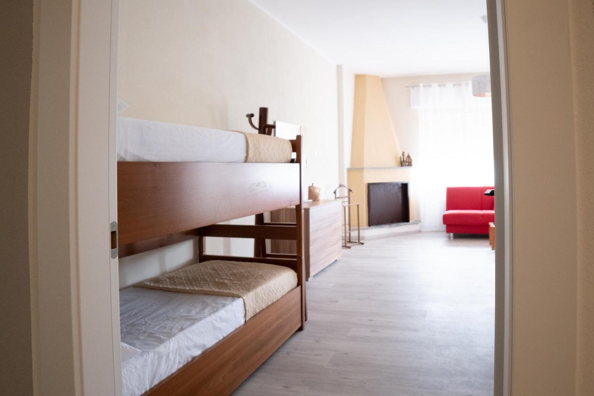 Casa Vacanze Aria Leggiuno ภายนอก รูปภาพ